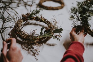 Wreath Making Party at Broken Earth Winery